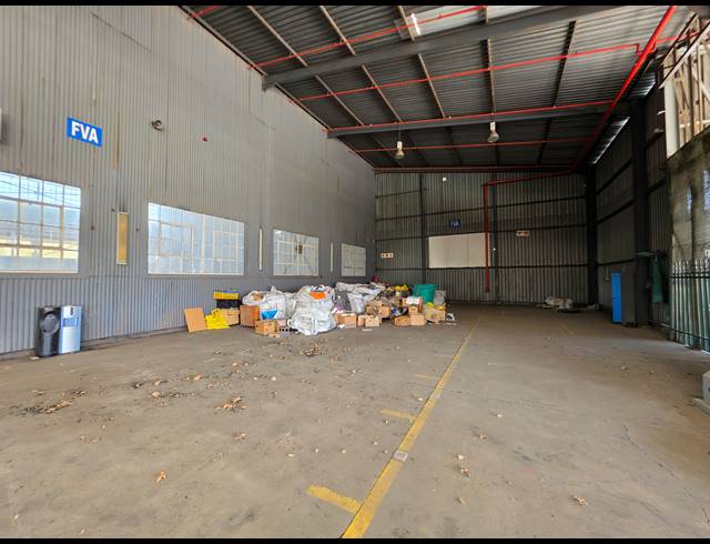 5,800M² WAREHOUSE TO LET IN WADEVILLE